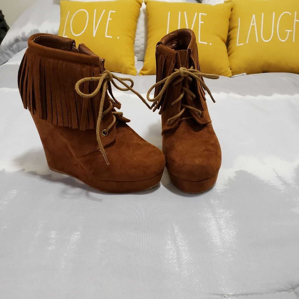 Air Underground fringe suede wedges size 6
